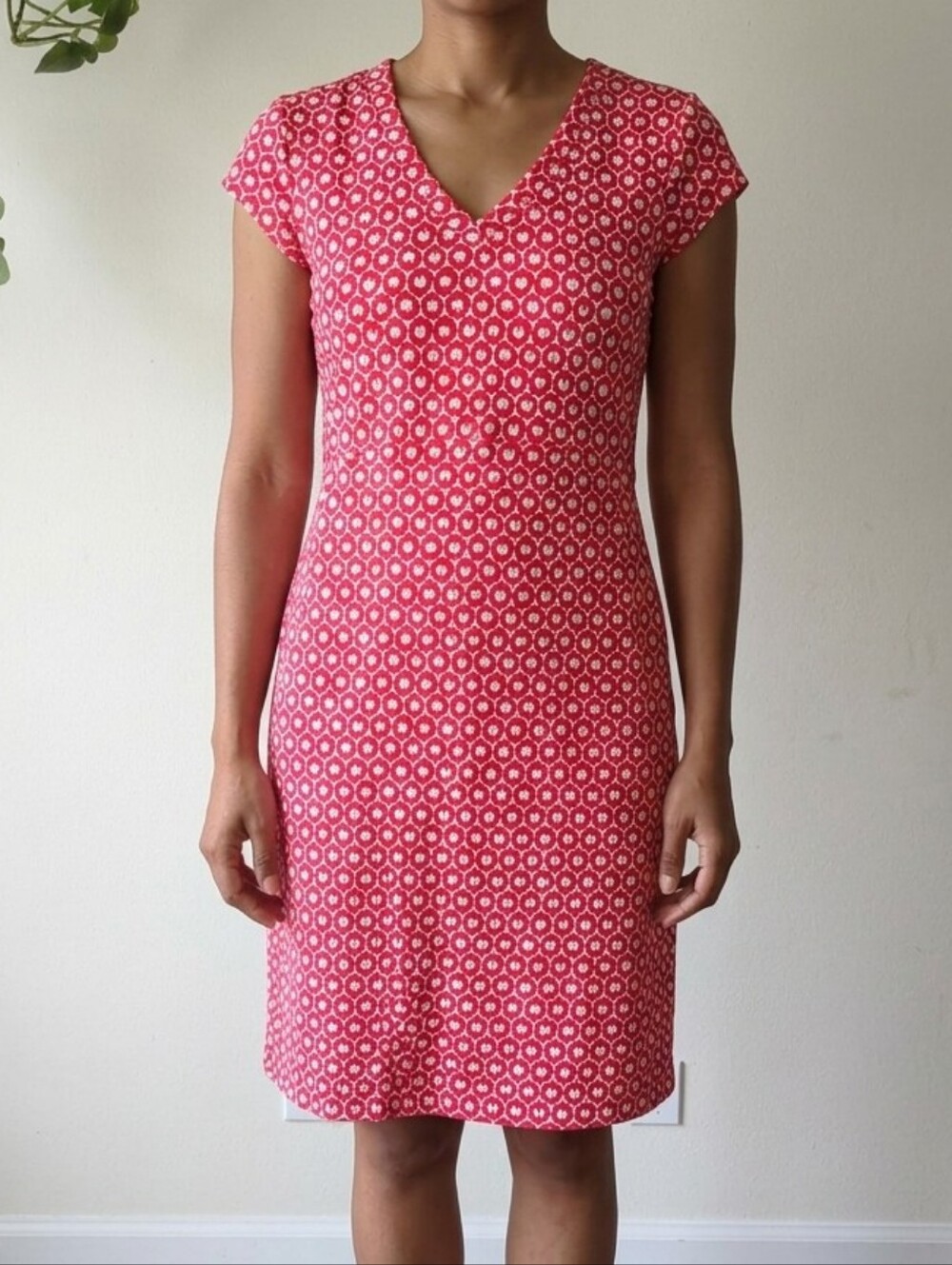 L.L.Bean Vista Performance Dress S Small Red Geo Print V-Neck Sun Smart